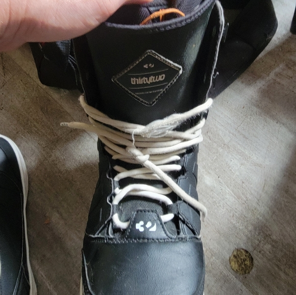 Burton ThirtyTwo snowboard boots - Picture 2 of 4